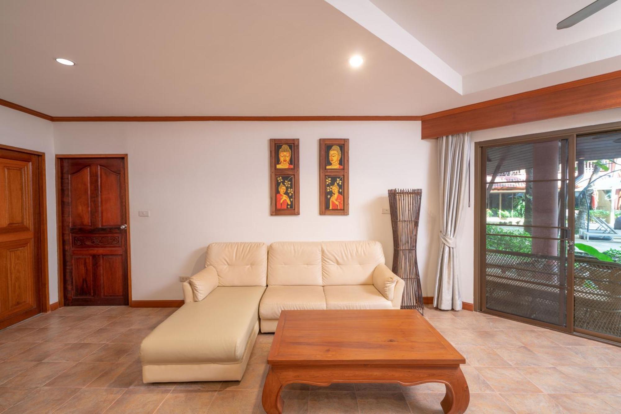 Sai Rougn Apartment Patong Buitenkant foto