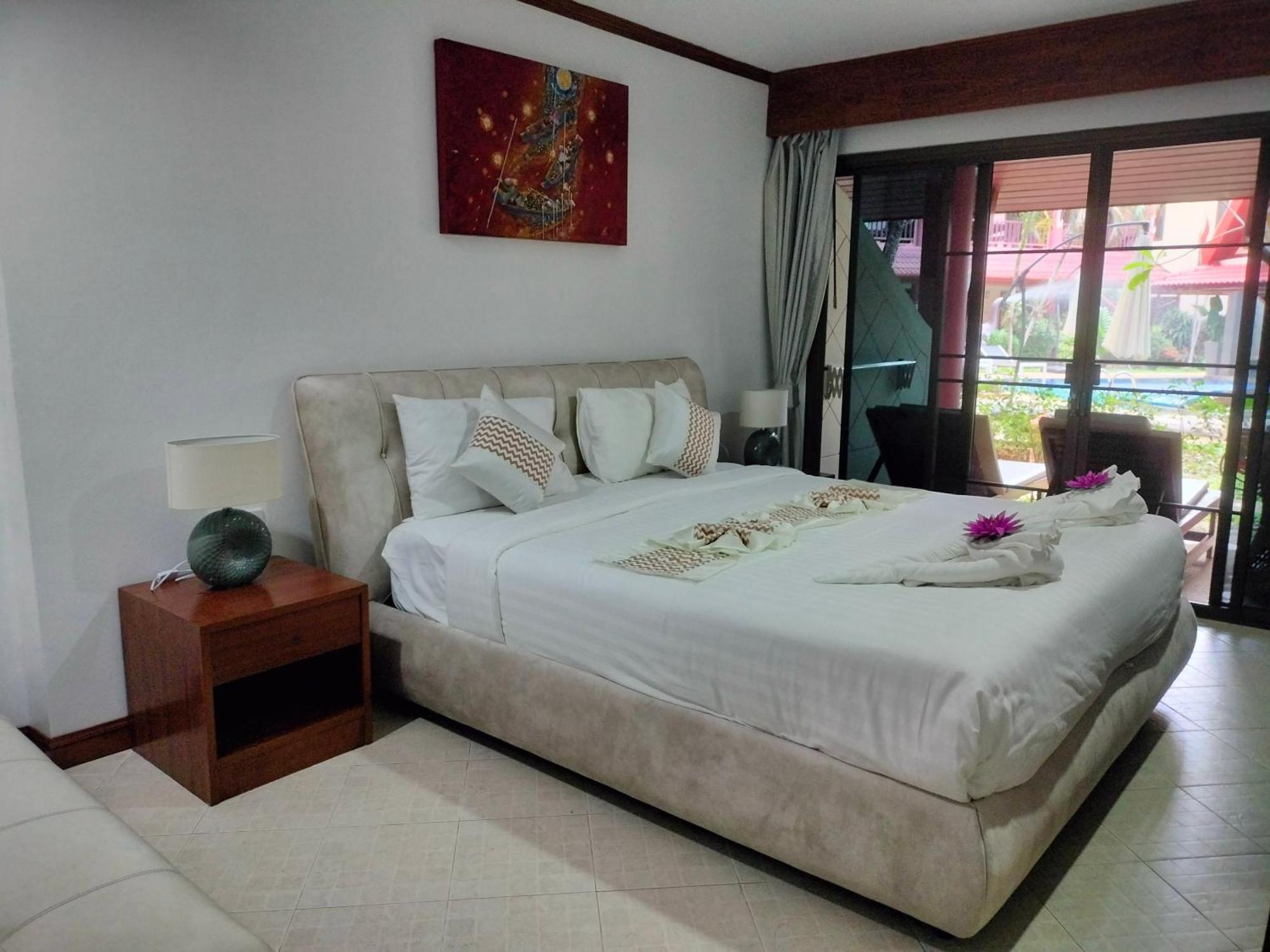 Sai Rougn Apartment Patong Buitenkant foto