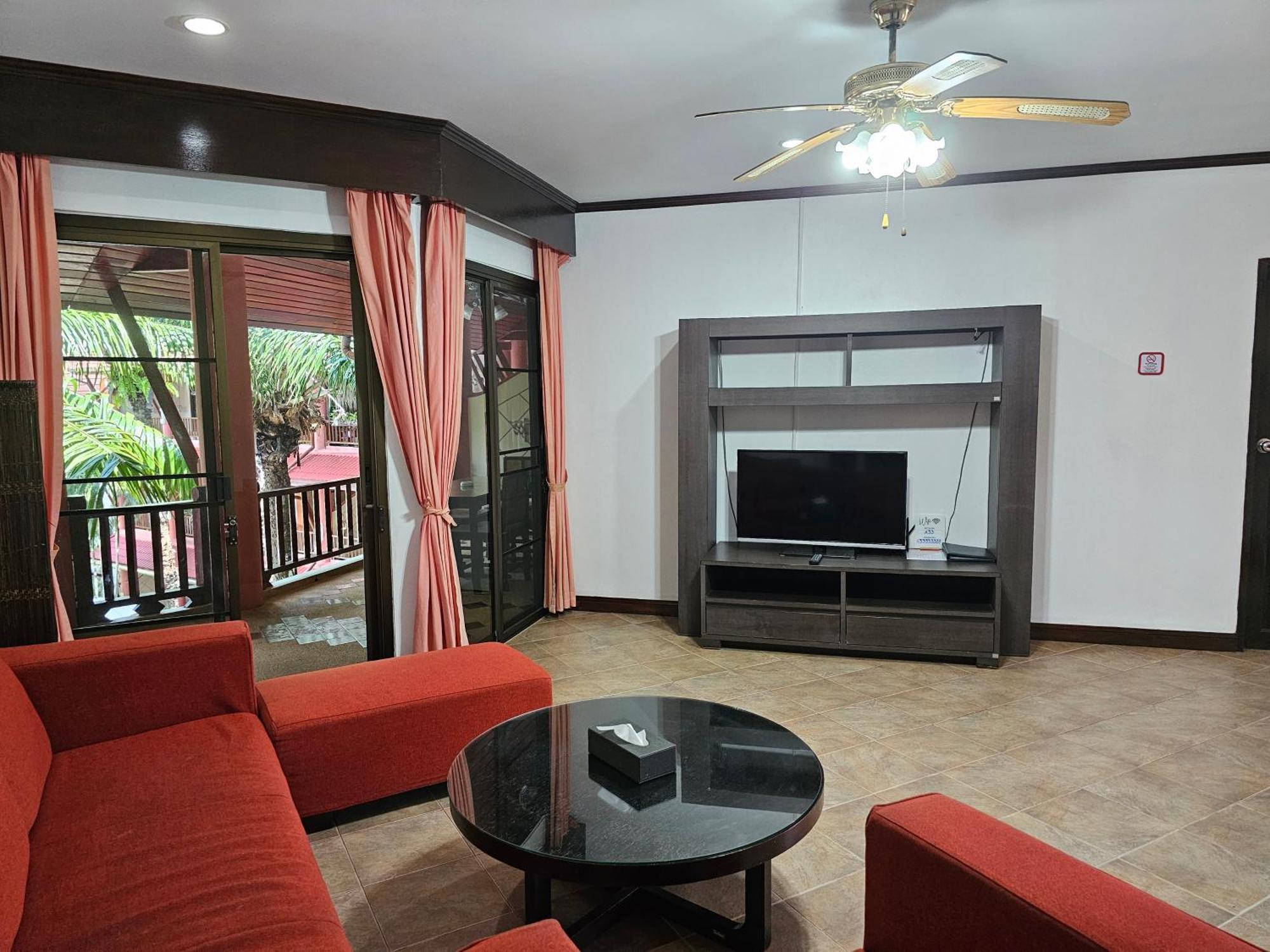Sai Rougn Apartment Patong Buitenkant foto
