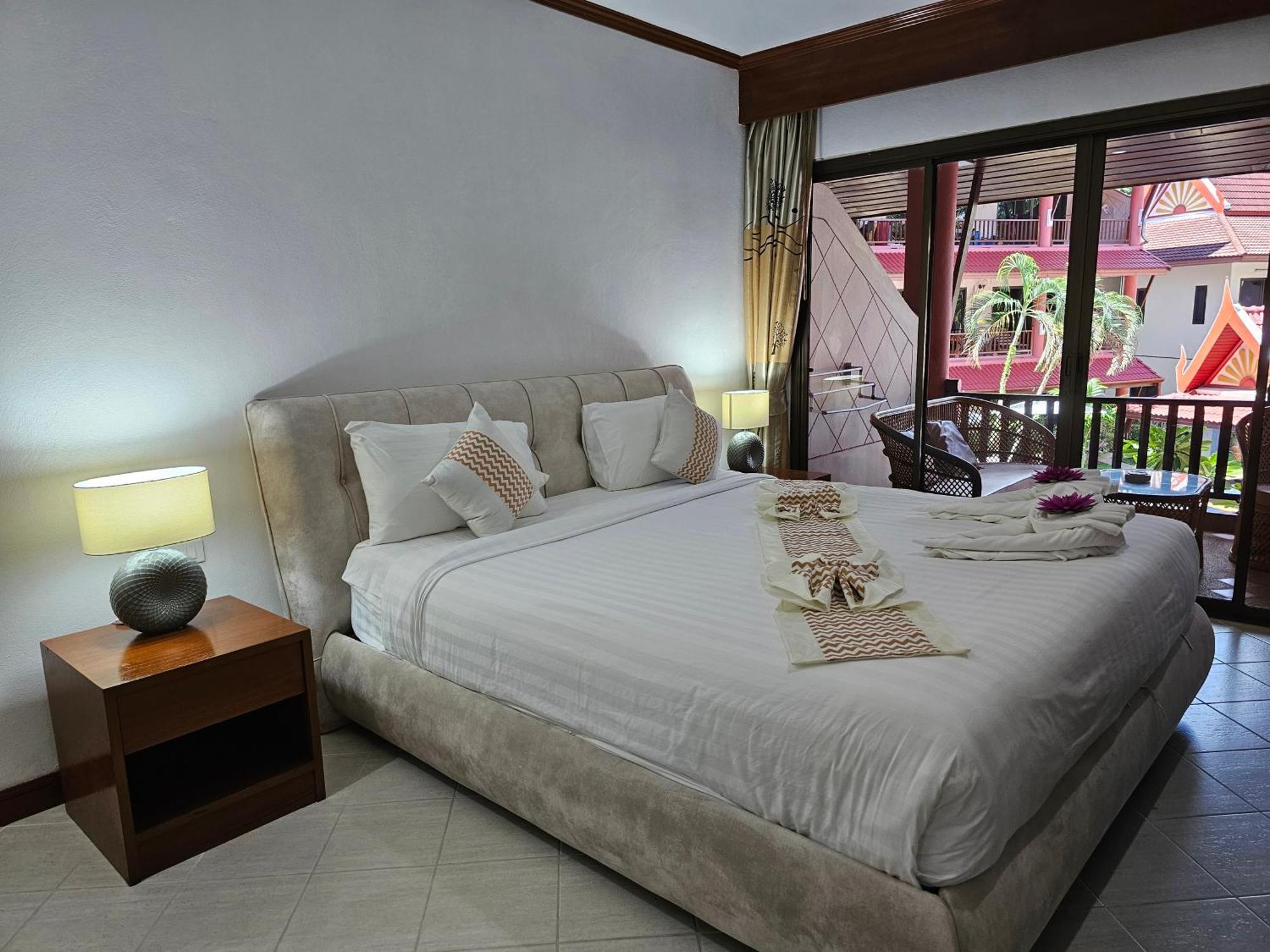 Sai Rougn Apartment Patong Buitenkant foto