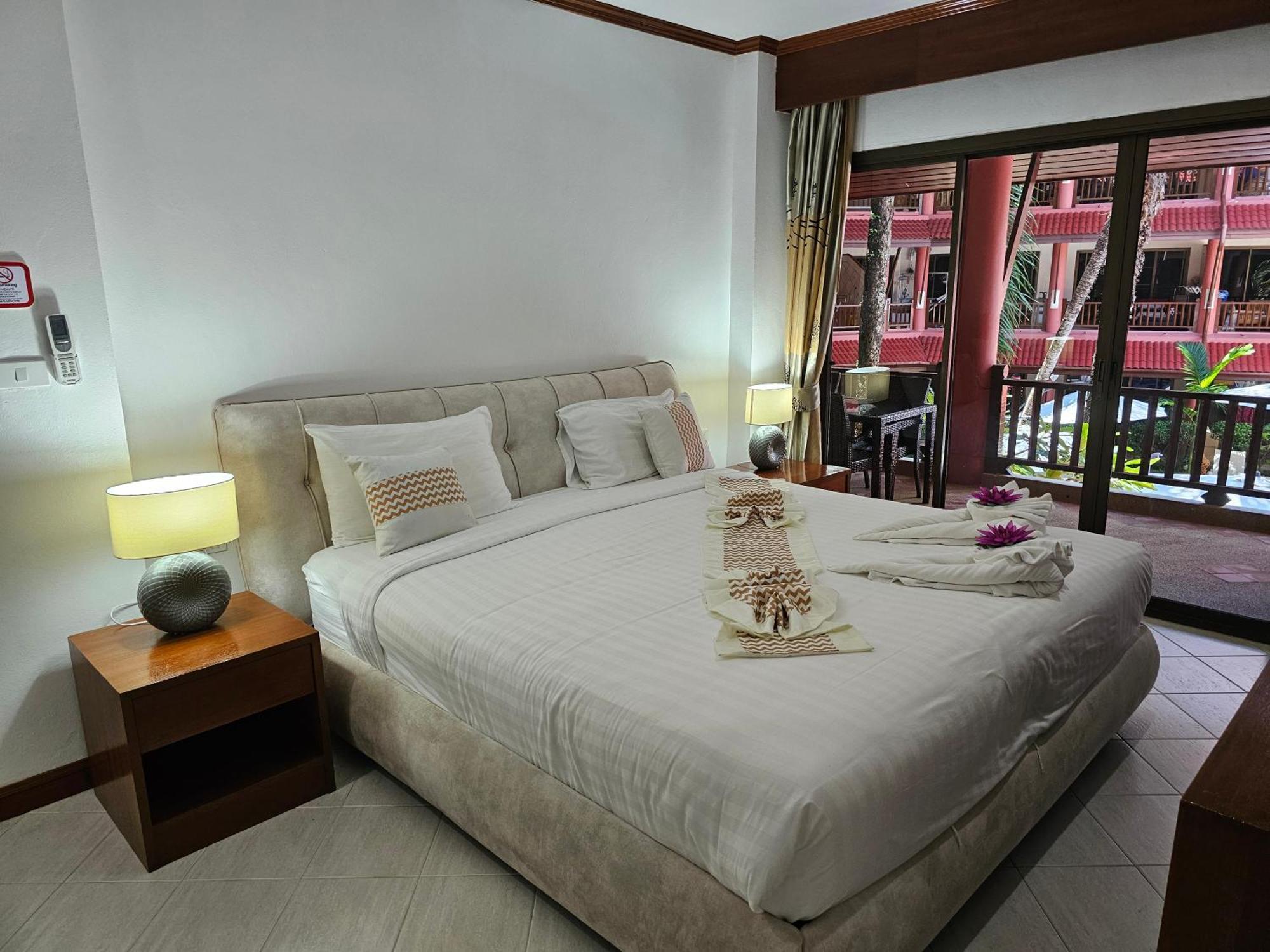 Sai Rougn Apartment Patong Buitenkant foto
