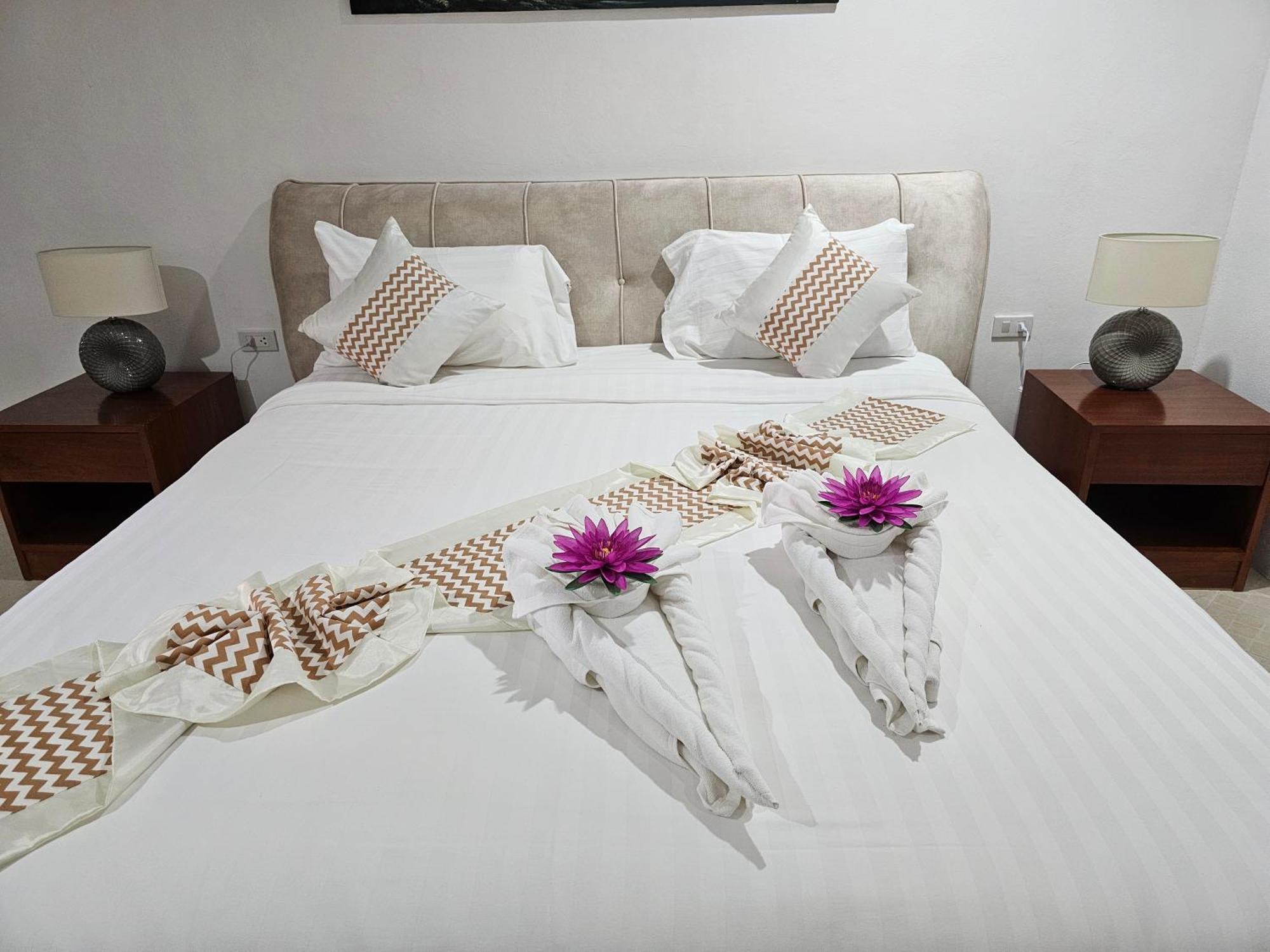 Sai Rougn Apartment Patong Buitenkant foto