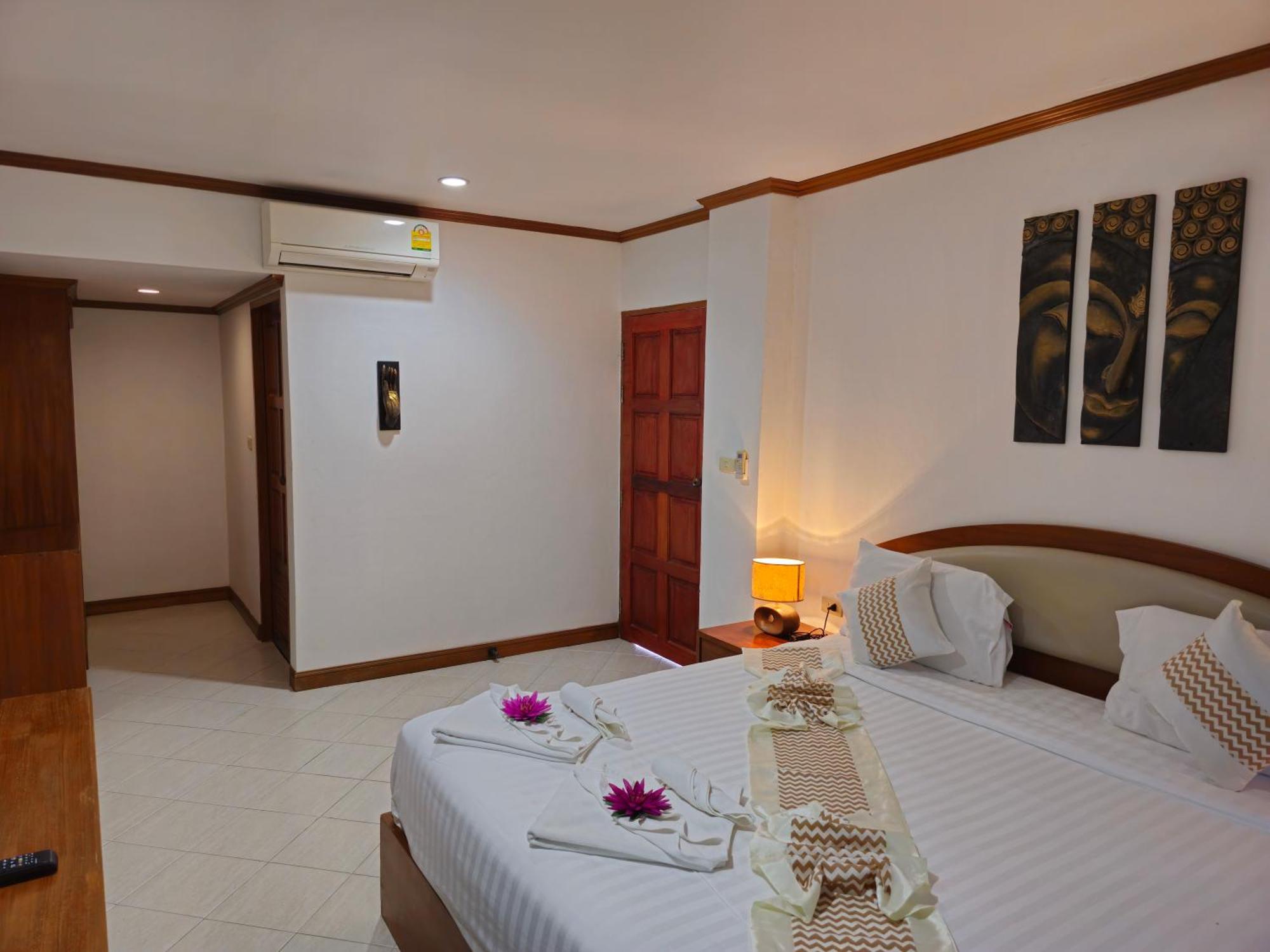 Sai Rougn Apartment Patong Buitenkant foto