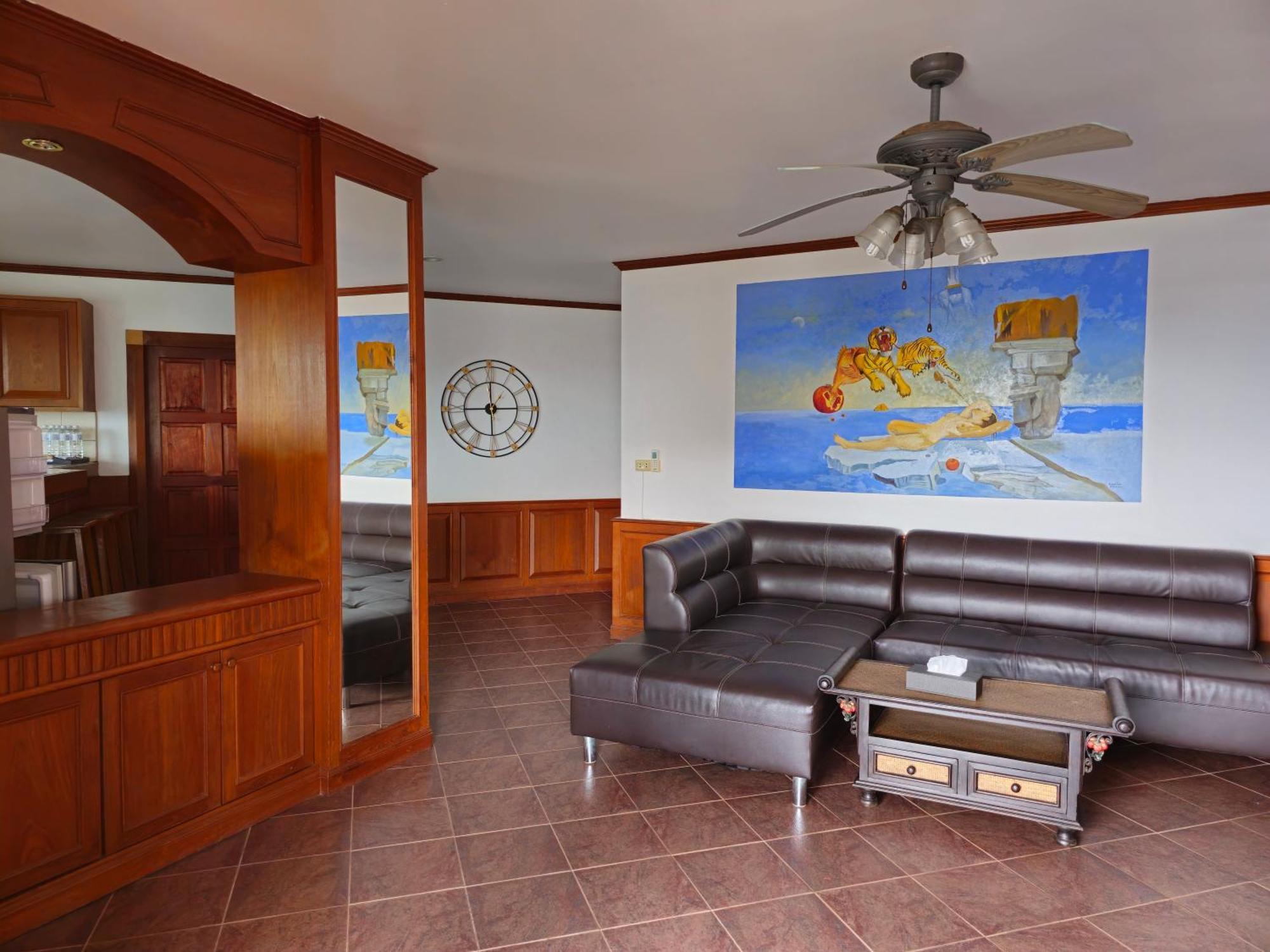 Sai Rougn Apartment Patong Buitenkant foto